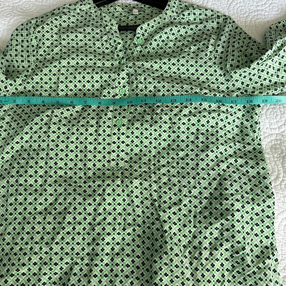 Joie Green Relaxed Buttoned Blouse 100% Silk - Picture 9 of 10